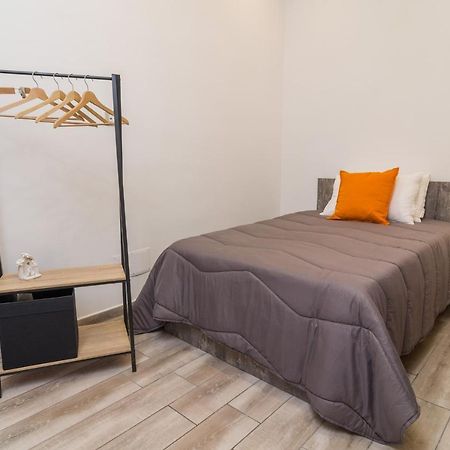 Giu Al Centro Bed & Breakfast เนเปิลส์ ภายนอก รูปภาพ