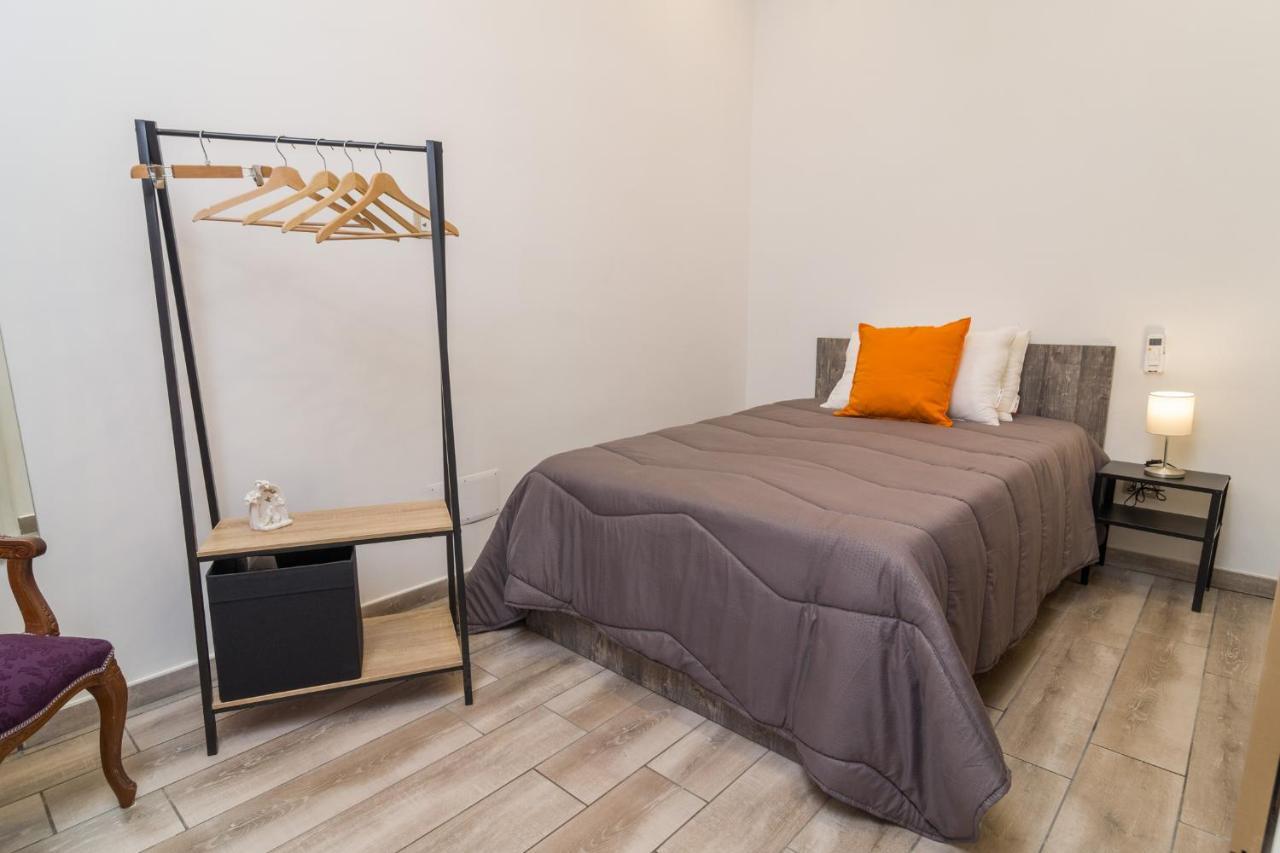 Giu Al Centro Bed & Breakfast เนเปิลส์ ภายนอก รูปภาพ