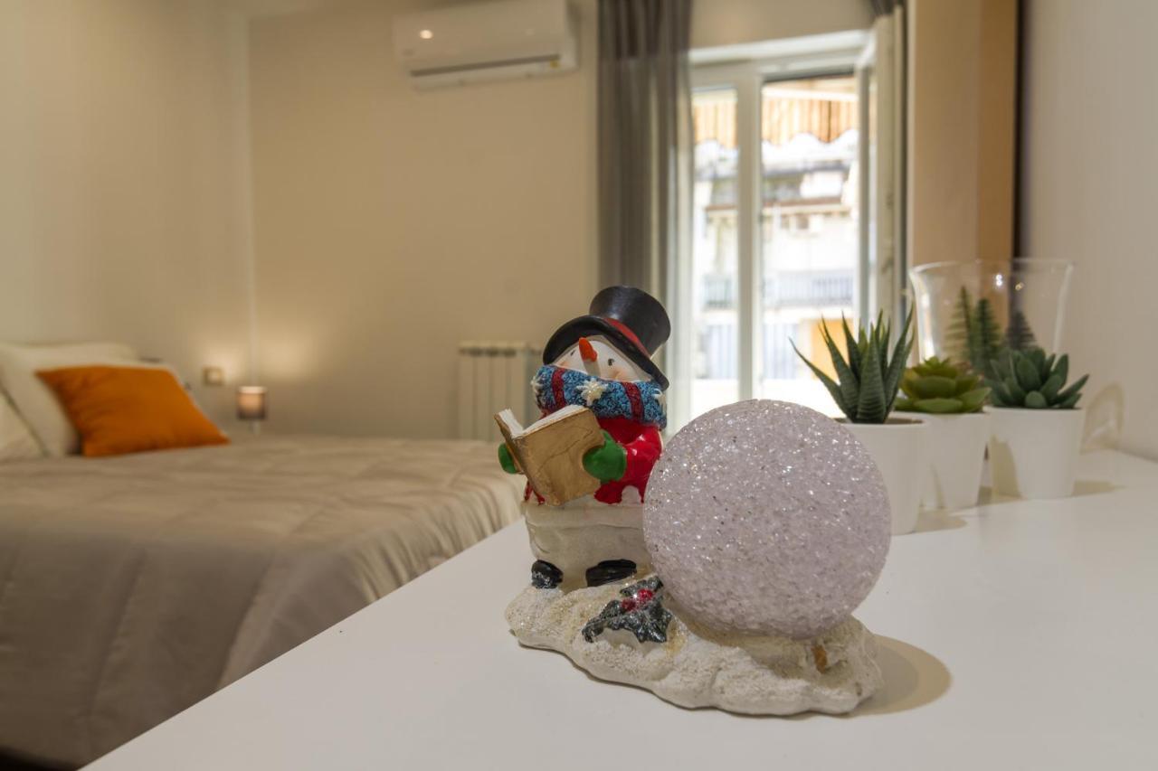 Giu Al Centro Bed & Breakfast เนเปิลส์ ภายนอก รูปภาพ