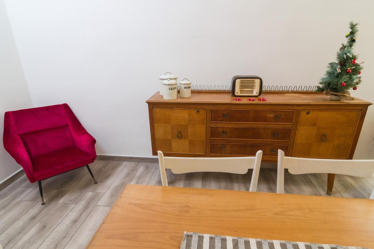 Giu Al Centro Bed & Breakfast เนเปิลส์ ภายนอก รูปภาพ